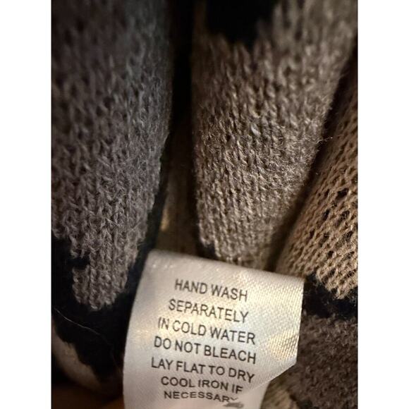 FATE NWT Sweater Size LG Animal Print Cute Fringe Soft Cute - Picture 3 of 6